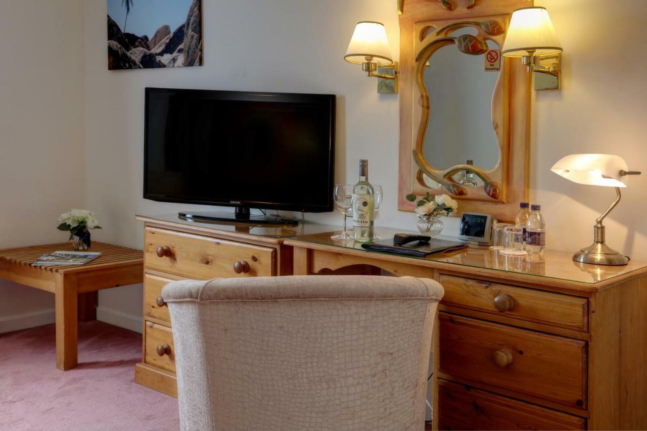 Best Western Plus Bentley Hotel, Leisure Club & Spa Thorpe on the Hill  Eksteriør bilde